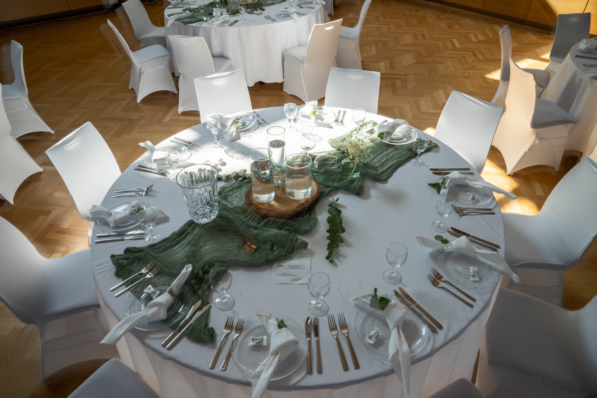 Festlich gedeckter Tisch im Saalbau Letmathe